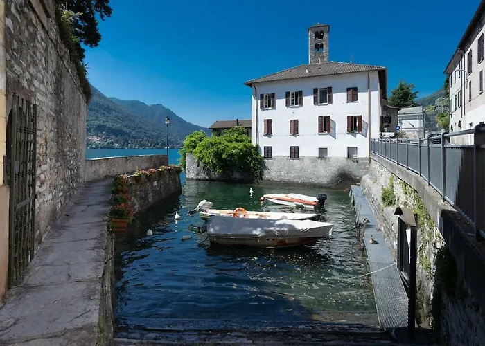 Romantic Pier By Rent Carate Urio