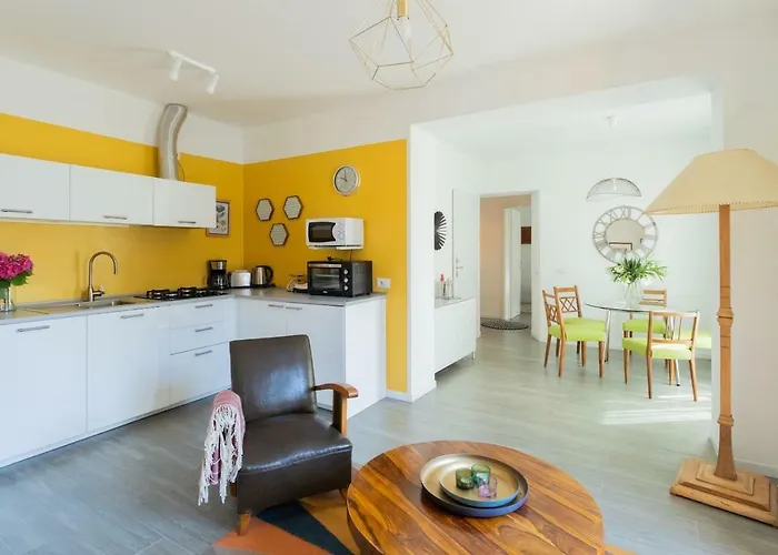 Romantic Pier By Rent * Carate Urio