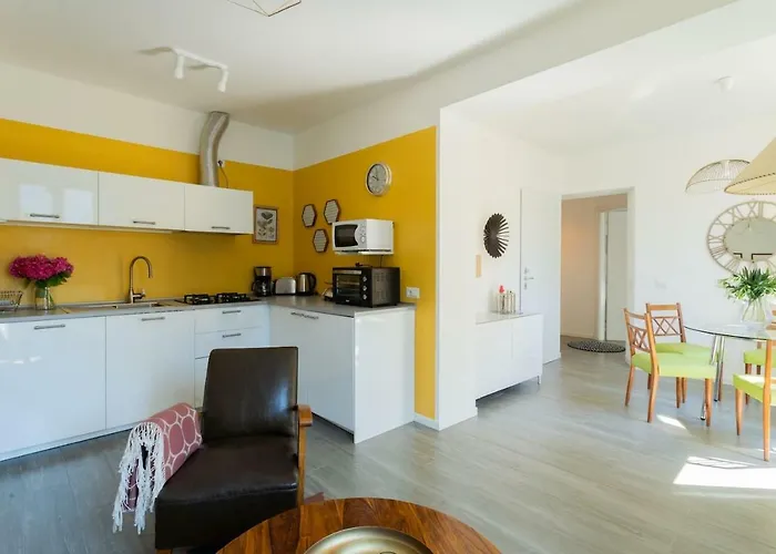 Romantic Pier By Rent Carate Urio